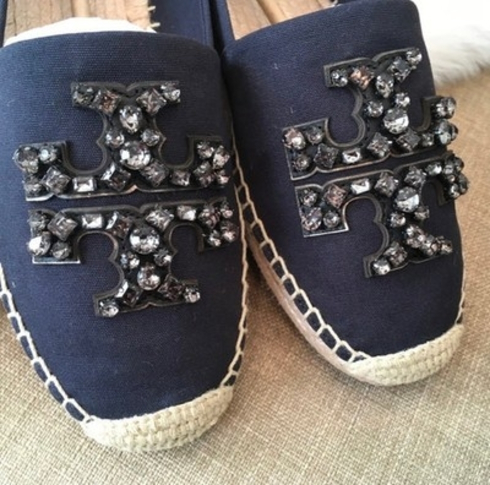 TORY BURCH Ines Embellished Logo Espadrille Flats Navy Canvas Size 5.5 NIB - Picture 9 of 12